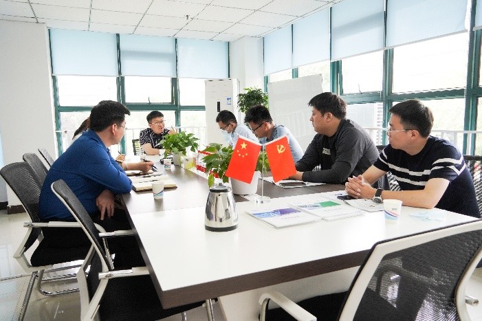 枫杨园区科技服务部吕亚飞一行莅临多多28宣贯“专利微导航”