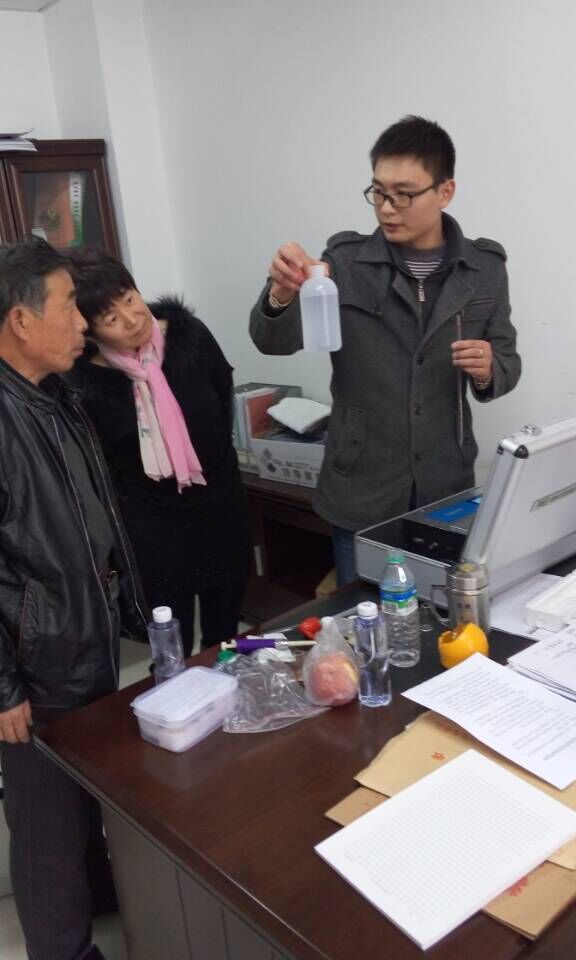 多多28在江苏兴化进行农药残留速测仪培训